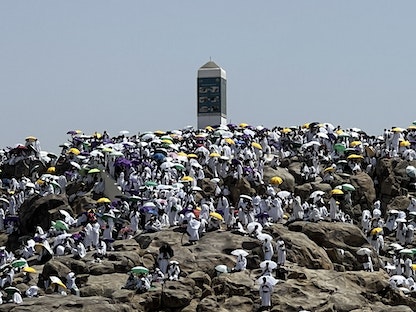 آلاف الحجاج على جبل عرفات في مكة المكرمة بالسعودية. 27 يونيو 2023 - الشرق