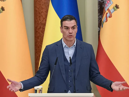 رئيس الوزراء الإسباني بيدرو سانشيز خلال مؤتمر صحافي في كييف. 23 فبراير 2023 - REUTERS