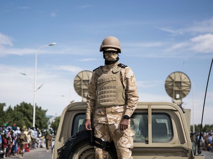 أحد أفراد القوات الموريتانية خلال عرض عسكري في نواكشوط. 28 نوفمبر 2020 - AFP