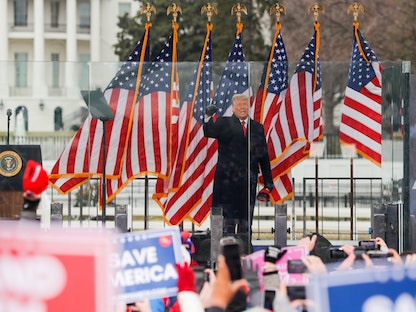الرئيس الأميركي دونالد ترمب خلال تجمع للطعن في التصديق على نتائج الانتخابات الرئاسية الأمريكية، 6 يناير 2021 - REUTERS
