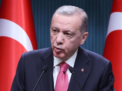 الرئيس التركي رجب طيب أردوغان يلقي كلمة أمام الحضور في العاصمة أنقرة. في 10 مارس 2023 - AFP