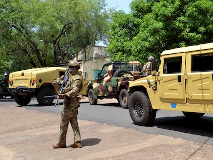 جندي مالي يقف للحراسة في العاصمة باماكو - 26 مايو 2022 - REUTERS