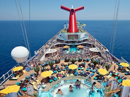 الملهى على سطح سفينة "كارنفال صن شاين" (Carnival Sunshine) - Carnival Cruise Line