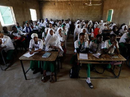 طلاب داخل فصل دراسي بنيجيريا - REUTERS
