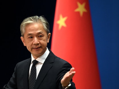 الناطق باسم وزارة الخارجية الصينية وانج وينبين خلال مؤتمر صحافي في بكين - 8 أغسطس 2022 - AFP