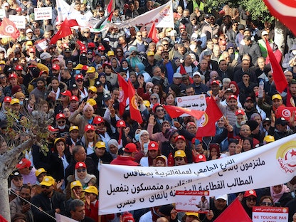 احتجاجات أنصار الاتحاد العام التونسي للشغل في صفاقس. 18 فبراير 2023 - REUTERS