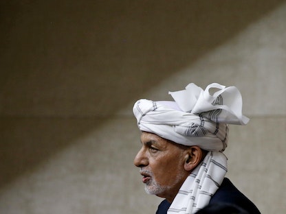 الرئيس الأفغاني السابق أشرف غني يتحدث أمام البرلمان. 2 أغسطس 2021. - REUTERS