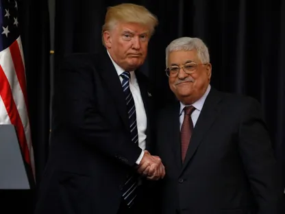 الرئيس الفلسطيني محمود عباس يستقبل نظيره الأميركي دونالد ترمب في مدينة بيت لحم بالضفة الغربية المحتلة. 23 مايو 2017 - REUTERS
