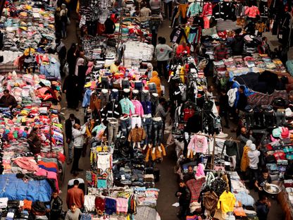 سوق شعبي وسط العاصمة المصرية القاهرة. 4 ديسمبر 2022 - REUTERS
