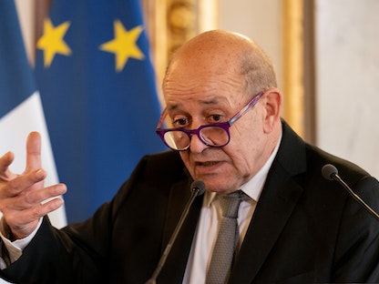 وزير الخارجية الفرنسي جان إيف لودريان خلال مؤتمر صحافي مع نظيره الأميركي أنتوني بلينكن في باريس - 25 يونيو 2021 - REUTERS