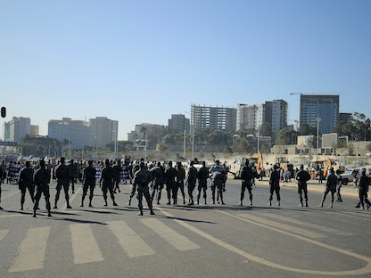 عناصر من قوات الأمن الفيدرالي الإثيوبية خلال مظاهرة موالية للحكومة في العاصمة أديس أبابا، 30 مايو 2021 - REUTERS