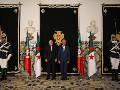 رئيس البرتغال مارسيلو ريبيلو دي سوزا يستقبل نظيره الجزائري عبد المجيد تبون في قصر بيليم بلشبونة. 23 مايو 2023 - AFP