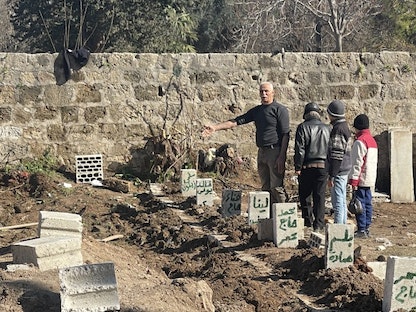 قطعة أرض قرر ملاكها تخصيصها لدفن ضحايا الزلزال في جبلة بمحافظة اللاذقية. سوريا. 10 فبراير 2023 - "الشرق"