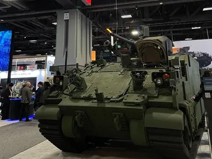 شركة BAE Systems تستعرض نموذجاً مطوراً لمركبة مدرعة متعددة المهام (AMPV). 14 أكتوبر 2025 - X@BAESystemsInc