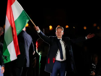 أنهى 16 عاماً من حكم أوربان في المجر.. ماذا نعرف عن بيتر ماجيار؟