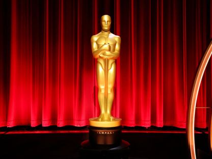 تمثال جائزة الأوسكار قبل الإعلان عن ترشيحات دورة الجوائز الـ96، في بيفرلي هيلز بكاليفورنيا، الولايات المتحدة. 23 يناير 2024 - REUTERS