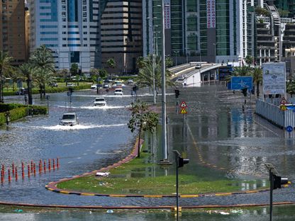 رئيس الإمارات: دراسة حالة البنية التحتية بعد الأمطار.. وتقديم الدعم للأسر المتضررة