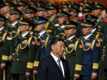 الرئيس الصيني شي جين بينج خلال عرض عسكري بالعاصمة بكين قبل يوم من احتفالات اليوم الوطني- 30 سبتمبر 2023 - Reuters