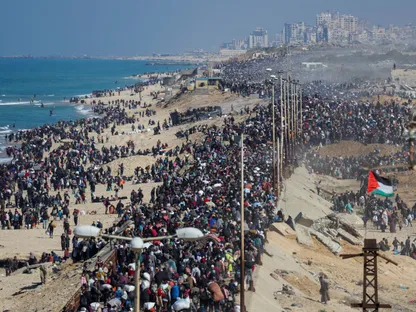 فلسطينيون ينزحون من شمال قطاع غزة إلى الجنوب. 27 يناير 2025 - REUTERS
