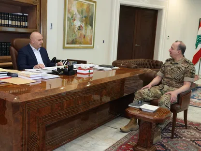لبنان.. عون يبحث ترتيبات ما بعد "اليونيفيل" مع قائد الجيش