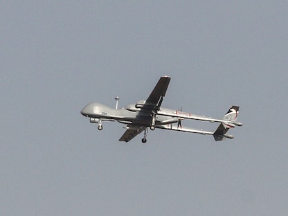 طائرة مسيرة إسرائيلية من طراز "Heron" تحلق بالقرب من قطاع غزة. 13 نوفمبر 2019. - AFP