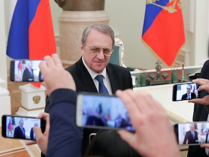نائب وزير الخارجية الروسي ميخائيل بوجدانوف يتحدث مع الصحفيين في موسكو بروسيا. 27 فبراير 2019 - REUTERS