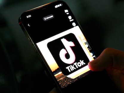 صورة توضيحية لأيقونة تطبيق الهاتف المحمول TikTok تم التقاطها في 21 أبريل 2022 - AFP
