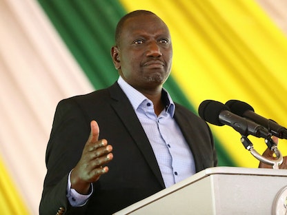  وليام روتو الذي أُعلن فوزه في الانتخابات الرئاسية الكينية أثناء إلقائه خطاباً في العاصمة نيروبي - أغسطس 2022 - REUTERS