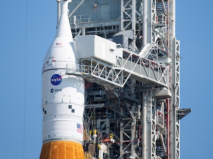 صاروخ ناسا "آرتميس-1"  خلال استعدادات إطلاقه من كيب كانافيرال بفلوريدا في مهمة إلى القمر. 28 أغسطس 2022 - Twitter/NASAArtemi
