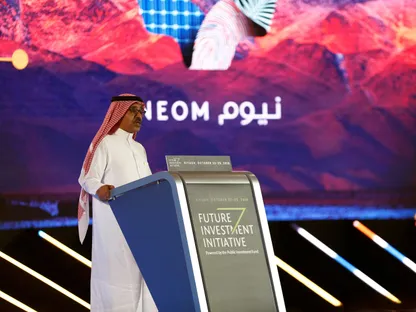نظمي النصر الرئيس التنفيذي لشركة نيوم يتحدث خلال اليوم الأخير من مؤتمر الاستثمار في الرياض - REUTERS