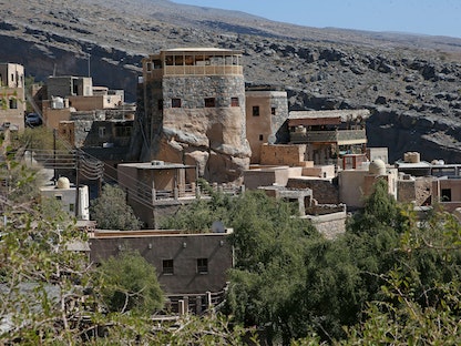 منظر عام يظهر البيوت الطينية التقليدية في قرية مسفاة العبريين - AFP