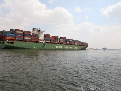 سفينة حاويات تبحر في قناة السويس، في 31 مارس 2021 - REUTERS
