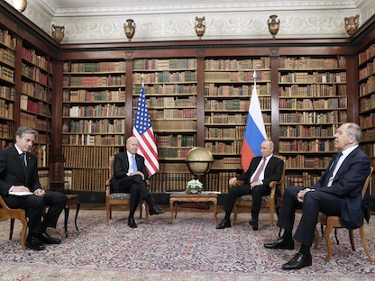 الرئيسان الأميركي جو بايدن والروسي فلاديمير بوتين خلال قمة جنيف - 16 يونيو 2021 - Getty Images