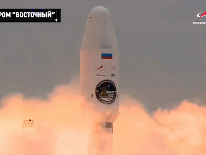 صاروخ "سويوز 2.1 في" معزز بمرحلة عليا من طراز Fregat ومركبة الهبوط على سطح القمر Luna-25 تنطلق من منصة الإطلاق في فوستوشني كوزمودروم في أقصى شرق منطقة أمور، روسيا. 11 أغسطس 2023 -  REUTERS