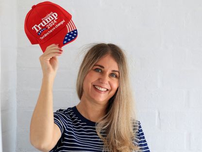 واشنطن تفتح أبواب الهجرة لليمين الأوروبي والأقلية البيضاء بجنوب إفريقيا