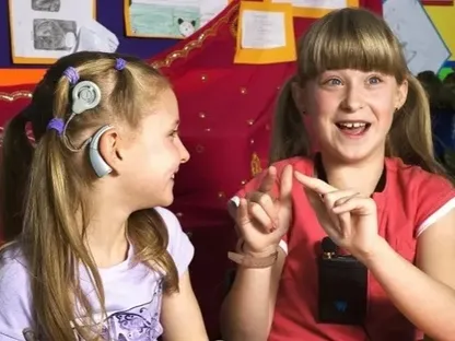 دراسة تكشف عن سبب "خفي" وراء فقدان السمع