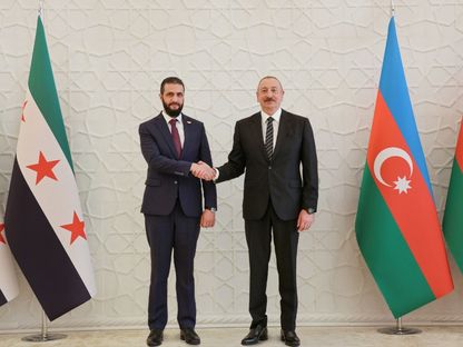 الشرع يلتقي عليف في أذربيجان لتعزيز التعاون في مجال الطاقة