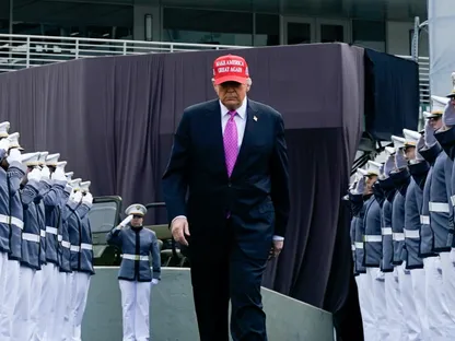 ترمب في خطاب تخرج طلاب أكاديمية عسكرية: أنا مَن أعاد بناء أعظم جيش في العالم