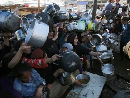 عبر منظمات دولية.. إسرائيل تعلن الموافقة على "إدخال فوري" لمساعدات غزة