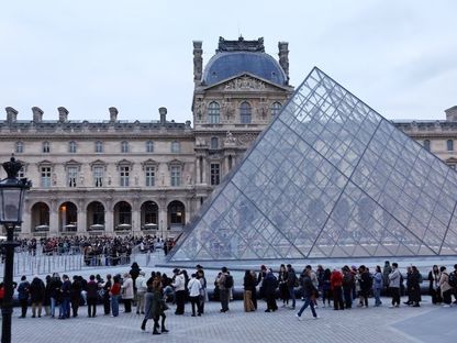 فرنسا.. فتح أبواب متحف اللوفر "جزئياً" رغم استمرار إضراب الموظفين