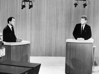 المناظرة الرئاسية المتلفزة الأولى بين الرئيسين السابقين جون كينيدي وريتشارد نيكسون. 26 سبتمبر 1960 - AFP
