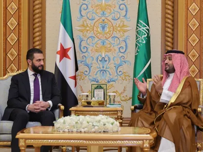 ولي العهد السعودي الأمير محمد بن سلمان يستقبل الرئيس السوري أحمد الشرع في الرياض. 29 أكتوبر 2025 - الرئاسة السورية