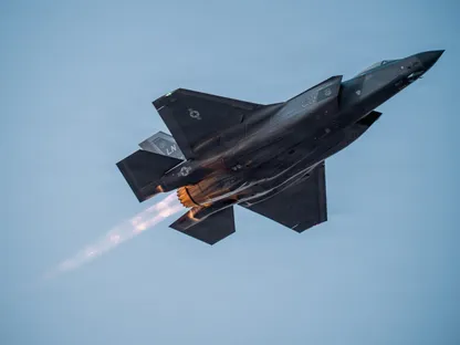 البنتاجون يطلب 12 مليار دولار إضافية لتعزيز برنامج المقاتلة F-35