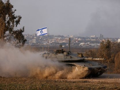 دبابة إسرائيلية في إسرائيل بالقرب من الحدود مع غزة. 30 ديسمبر 2023 - Reuters