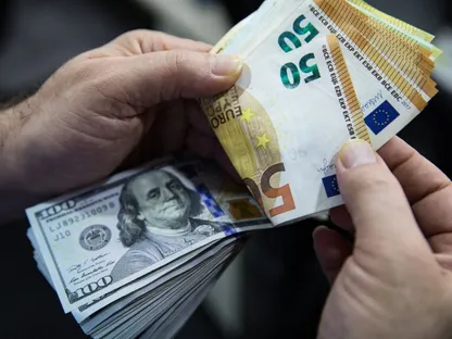 كيف باتت أوروبا رهينة للدولار الأميركي من عقود طويلة؟