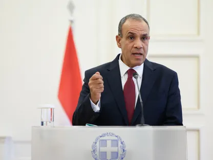 عبد العاطي يبحث مع ويتكوف وإسحاق دار جهود خفض التصعيد في المنطقة