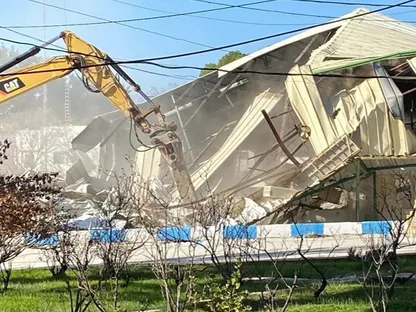 جرافات إسرائيلية تبدأ هدم مقر "الأونروا" في حي الشيخ جراح بالقدس