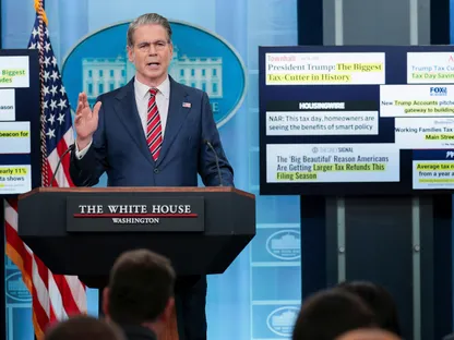 واشنطن تفرض عقوبات جديدة على 14 جهة مرتبطة بتسليح إيران