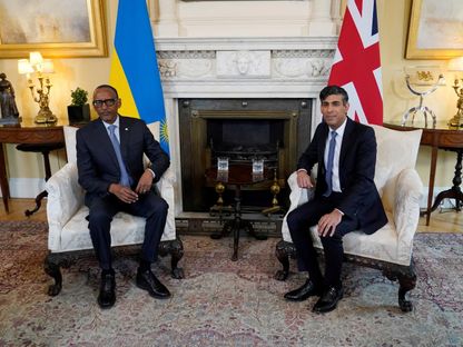 رئيس الوزراء البريطاني ريشي سوناك يستقبل رئيس رواندا بول كاجامي في لندن. 9 أبريل 2024 - Reuters