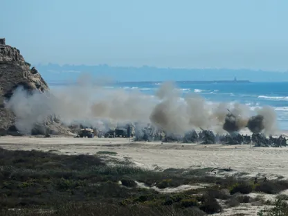 جانب من عرض عسكري للجيش الأميركي خلال احتفاله بالذكرى السنوية الـ 250 في معسكر بيندلتون بكاليفورنيا في الولايات المتحدة. 18 أكتوبر 2025 - Reuters